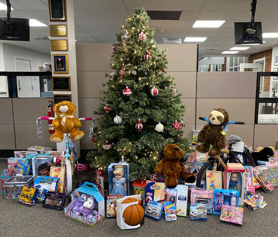 Tree with gifts